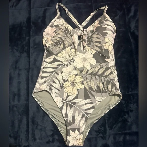 NWOT Seafolly Copacabana Tie Front One Piece size 6 us